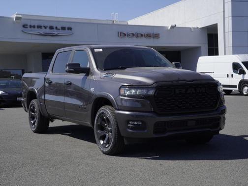 Granite Crystal Clearcoat Metallic 2026 RAM 1500 Big Horn/Lone Star