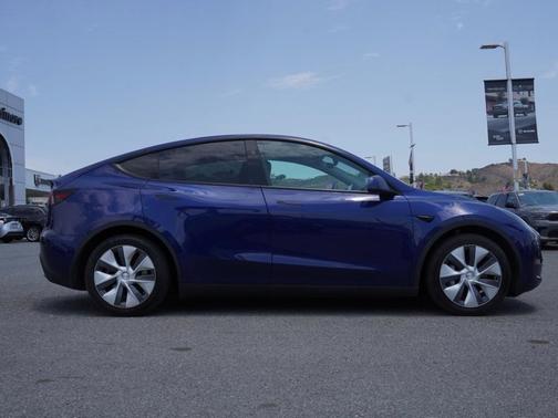2024 Tesla Model Y Long Range