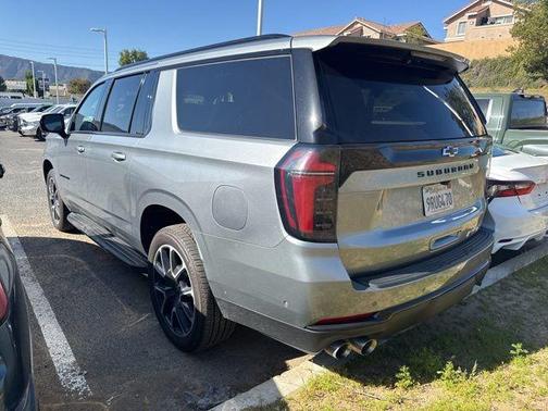 2025 Chevrolet Suburban RST