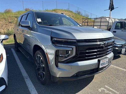 2025 Chevrolet Suburban RST