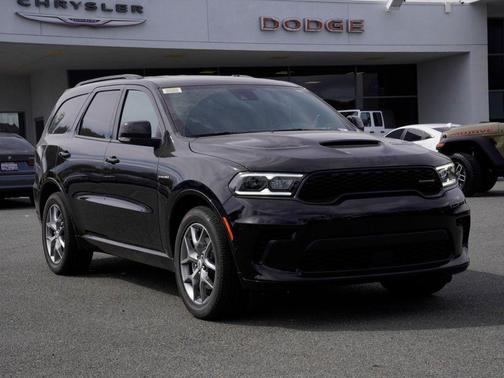DB Black Crystal Clearcoat 2026 Dodge Durango GT Plus HEMI V8