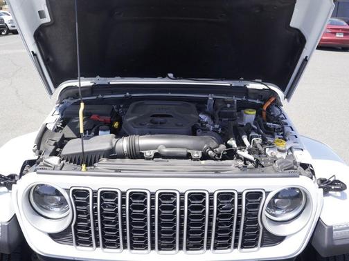 Bright White Clearcoat 2025 Jeep Wrangler Sport