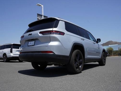 2023 Jeep Grand Cherokee L Laredo