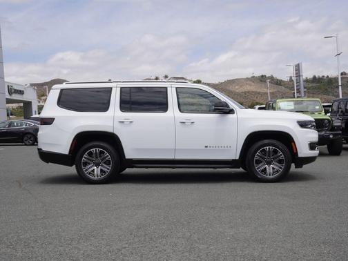 Bright White Clearcoat 2024 Jeep Wagoneer Series II