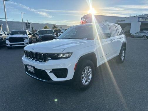 2023 Jeep Grand Cherokee Laredo