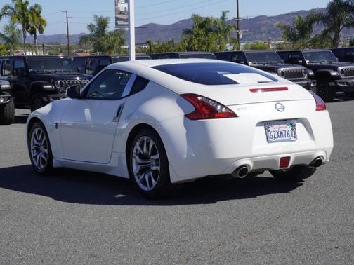 Pearl White 2013 Nissan 370Z Base