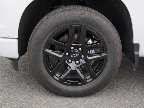 Summit White 2023 Chevrolet Silverado 1500 Custom