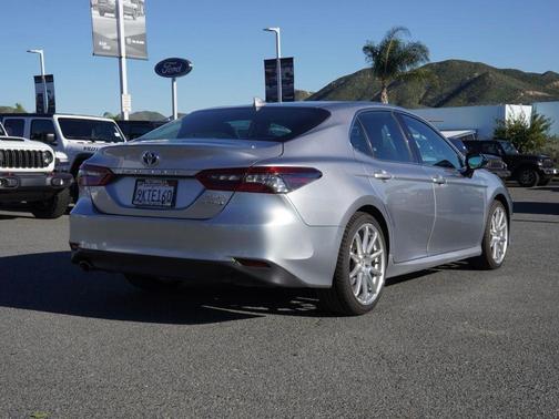 2024 Toyota Camry Hybrid XLE