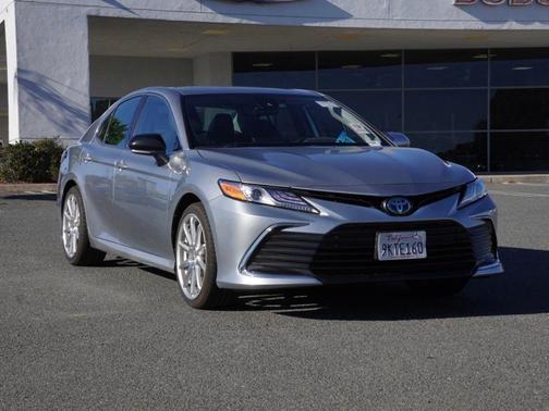 2024 Toyota Camry Hybrid XLE