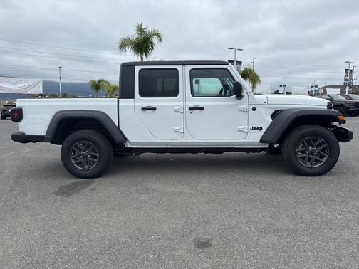 2025 Jeep Gladiator Sport