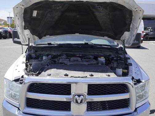 Bright White Clearcoat 2018 RAM 2500 SLT