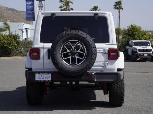 Bright White Clearcoat 2026 Jeep Wrangler Rubicon
