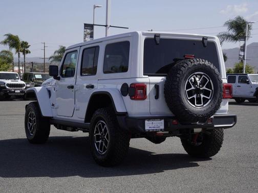 Bright White Clearcoat 2026 Jeep Wrangler Rubicon