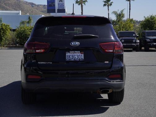 Ebony Black 2019 Kia Sorento LX