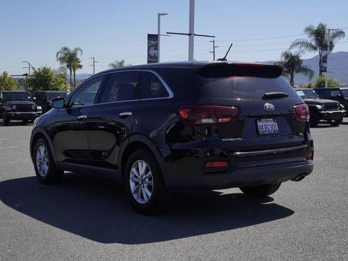 Ebony Black 2019 Kia Sorento LX
