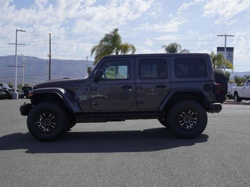 Granite Crystal Clearcoat Metallic 2026 Jeep Wrangler Rubicon