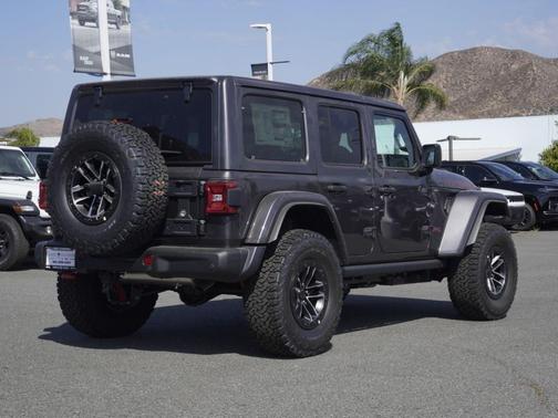 Granite Crystal Clearcoat Metallic 2026 Jeep Wrangler Rubicon
