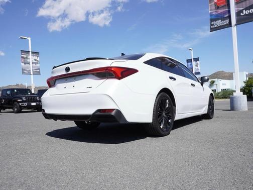 2022 Toyota Avalon Hybrid XSE Nightshade