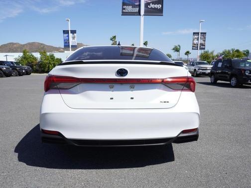 2022 Toyota Avalon Hybrid XSE Nightshade