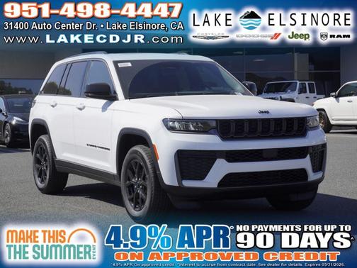 Bright White Clearcoat 2026 Jeep Grand Cherokee Laredo