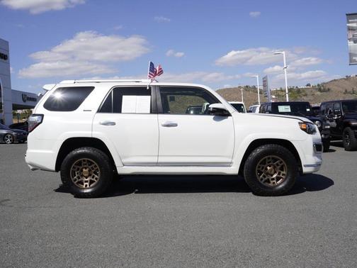 Blizzard Pearl 2016 Toyota 4Runner Limited