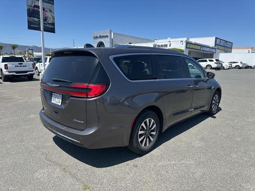 2021 Chrysler Pacifica Hybrid Touring L