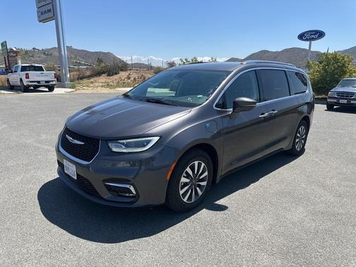 2021 Chrysler Pacifica Hybrid Touring L