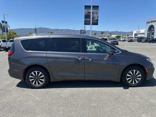 2021 Chrysler Pacifica Hybrid Touring L