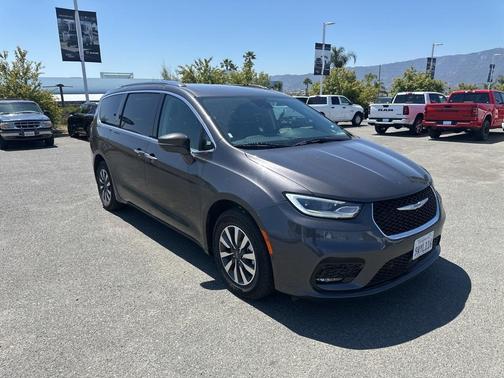 2021 Chrysler Pacifica Hybrid Touring L