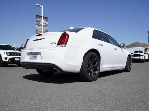 2022 Chrysler 300 S