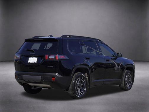 Diamond Black 2026 Jeep Cherokee LAREDO/LIMITED