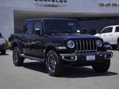 Black Clearcoat 2021 Jeep Gladiator Overland