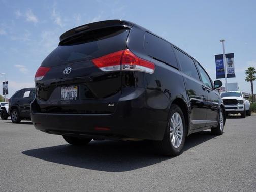 2012 Toyota Sienna XLE