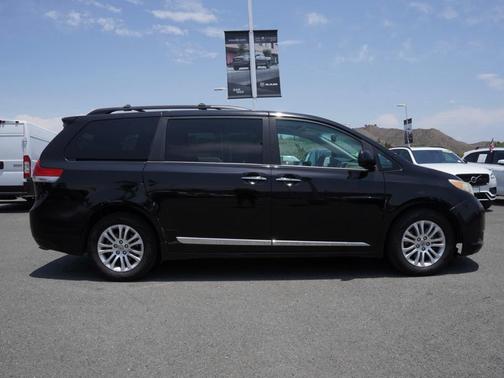2012 Toyota Sienna XLE