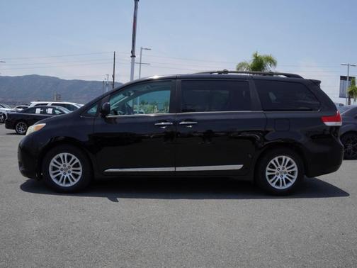 2012 Toyota Sienna XLE