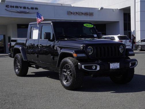 Black Clearcoat 2024 Jeep Gladiator Sport