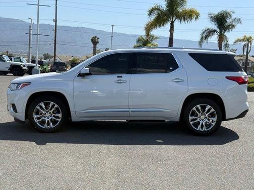 Iridescent Pearl Tricoat 2018 Chevrolet Traverse High Country