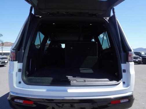 2023 Jeep Wagoneer L Series II