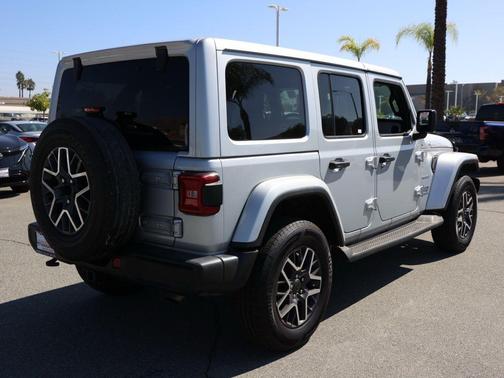 2024 Jeep Wrangler Sahara