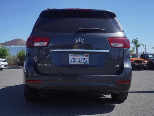 2017 Kia Sedona LX