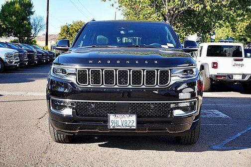 2023 Jeep Wagoneer Base