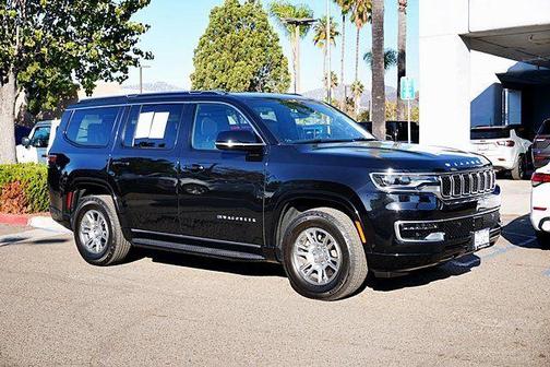 2023 Jeep Wagoneer Base