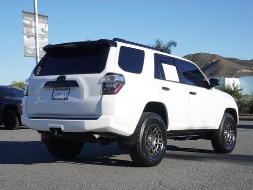 2020 Toyota 4Runner Venture