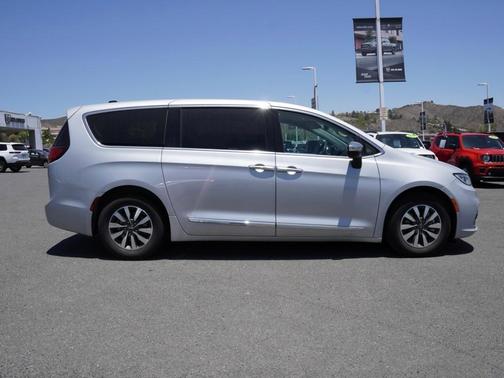 2023 Chrysler Pacifica Hybrid Limited
