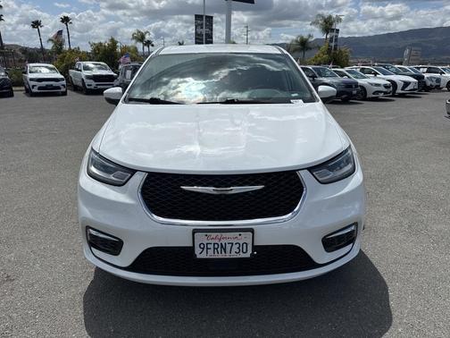 2023 Chrysler Pacifica Hybrid Touring L