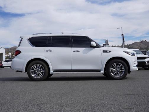 2021 INFINITI QX80 Luxe