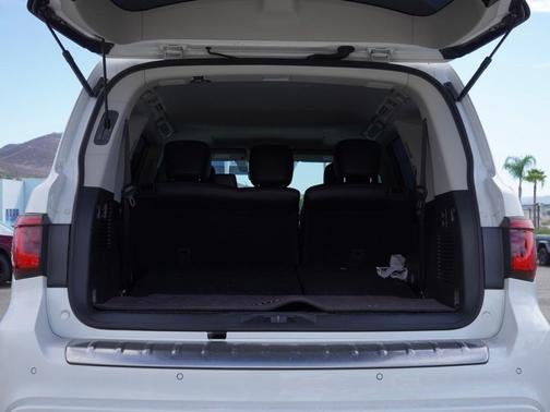 2021 INFINITI QX80 Luxe