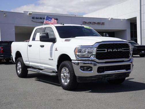 Bright White Clearcoat 2024 RAM 2500 Big Horn