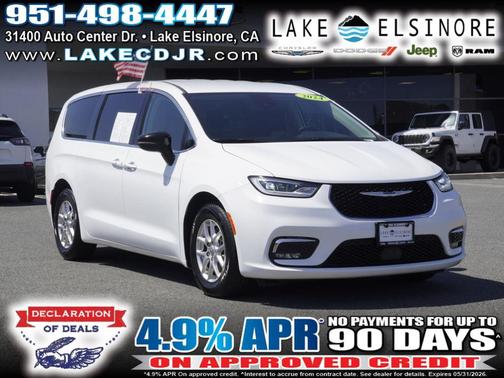 Bright White Clearcoat 2024 Chrysler Pacifica Touring-L