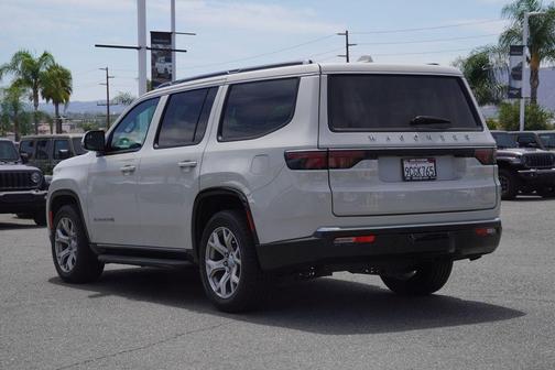 Luxury White Pearlcoat 2022 Jeep Wagoneer Series II
